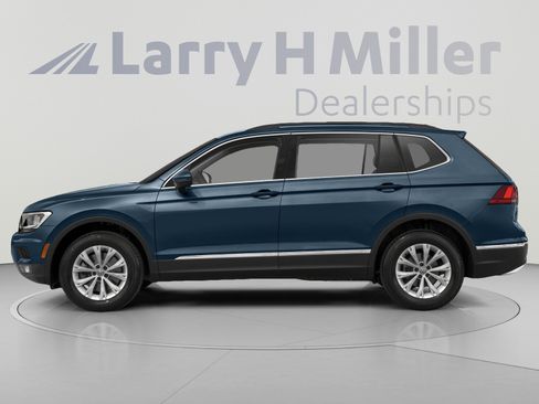 Used 2020 Volkswagen Tiguan SE w/ Panoramic Sunroof Package AWD/4WD image 3