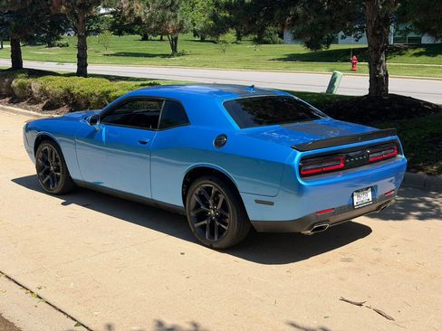 Used 2019 Dodge Challenger SXT w/ Blacktop Package RWD image 7