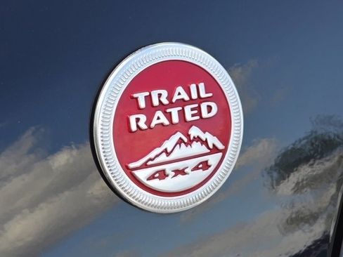 Used 2020 Jeep Cherokee Trailhawk w/ Cold Weather Group image 19