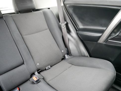 Used 2018 Toyota RAV4 XLE image 14