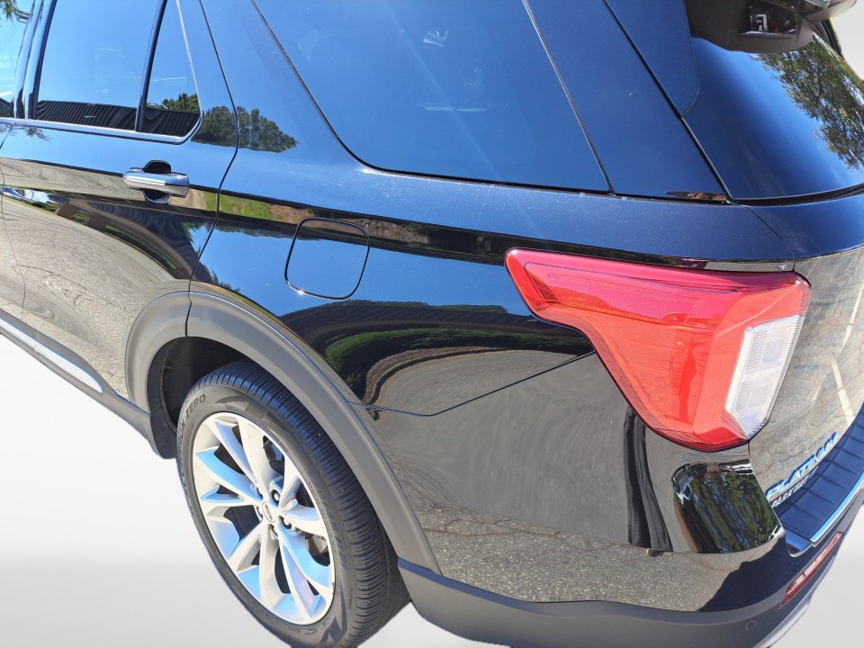 Used 2023 Ford Explorer Platinum w/ Technology Package AWD/4WD image 22