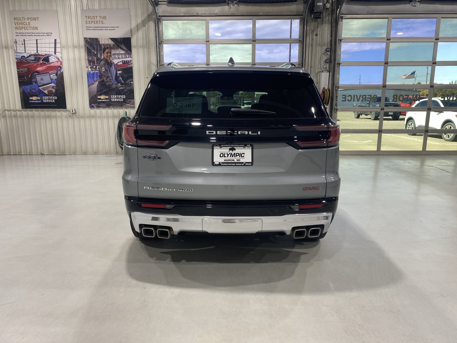 Used 2025 GMC Acadia Denali w/ LPO, Floor Liner Package AWD/4WD image 6