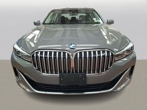Used 2022 BMW 740i xDrive w/ Premium Package AWD/4WD image 2