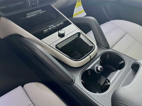 New 2026 Porsche Cayenne image 20