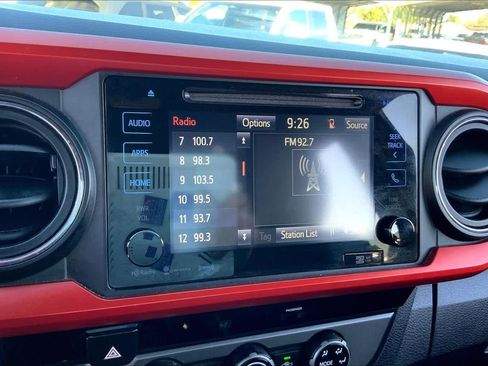 Used 2017 Toyota Tacoma TRD Off-Road w/ Tow Package (A/T) image 30