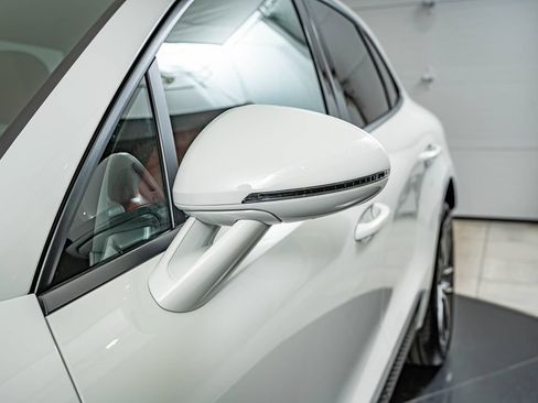 New 2026 Porsche Macan AWD/4WD image 12