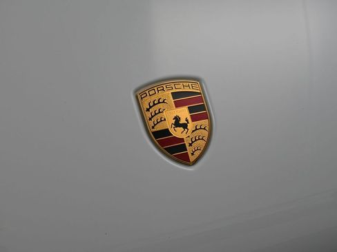 Certified 2026 Porsche Macan AWD/4WD image 13