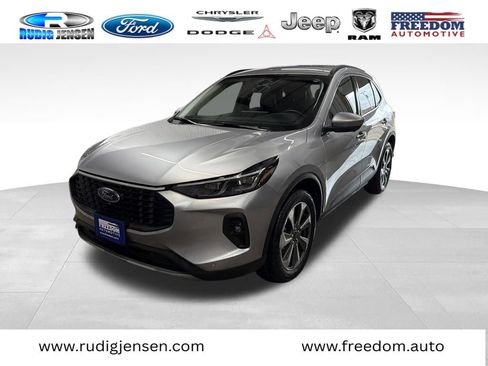 Used 2024 Ford Escape Platinum image 6