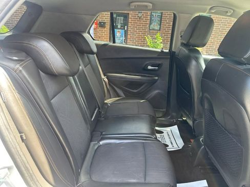 Used 2017 Chevrolet Trax LT w/ LT Convenience Package image 16