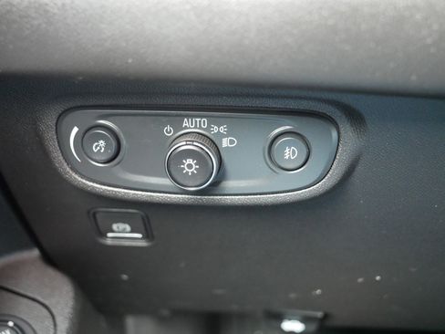 Used 2024 GMC Terrain SLT image 26