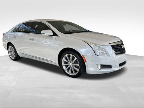 Used 2017 Cadillac XTS Luxury image 2