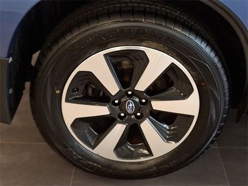 Used 2018 Subaru Forester 2.5i Premium w/ All-Weather Package image 10