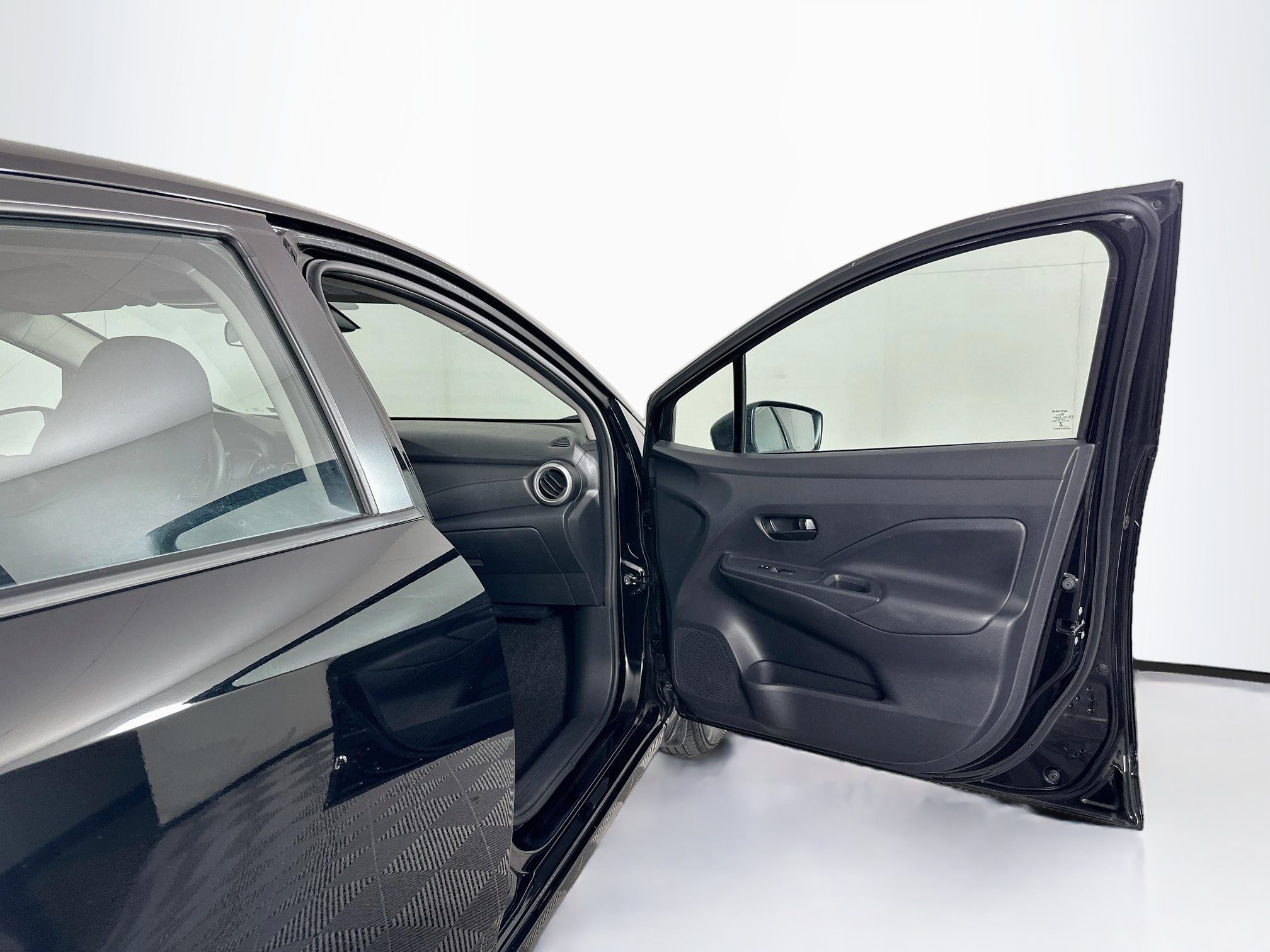 Used 2025 Nissan Versa S w/ Trunk Package FWD image 29