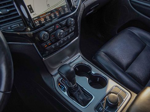 Used 2021 Jeep Grand Cherokee Limited w/ Trailer Tow Group IV image 16