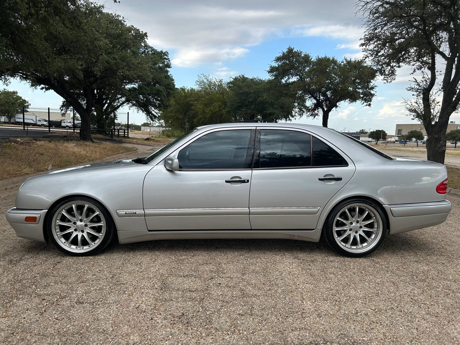 Used 1999 Mercedes-Benz E 430 Sedan image 3