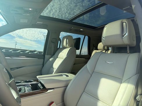 Used 2025 Cadillac Escalade Premium Luxury Platinum w/ LPO, Floor Liner Package image 10