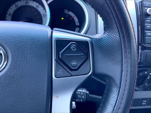 Used 2015 Toyota Tacoma PreRunner w/ SR5 Package RWD image 21