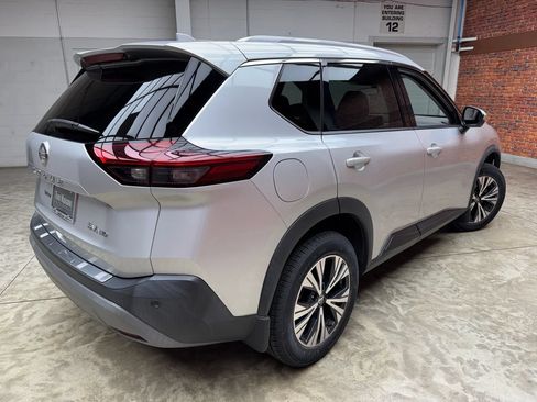 Used 2021 Nissan Rogue SV w/ Premium Package AWD/4WD image 5