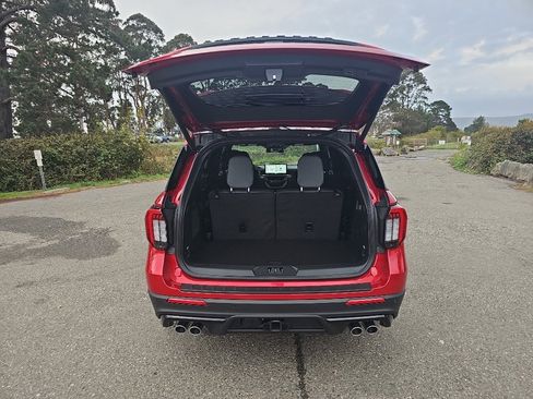 New 2026 Ford Explorer ST image 28