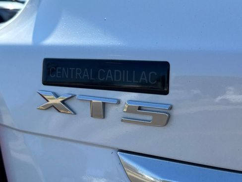 Used 2022 Cadillac XT5 Premium Luxury FWD image 7