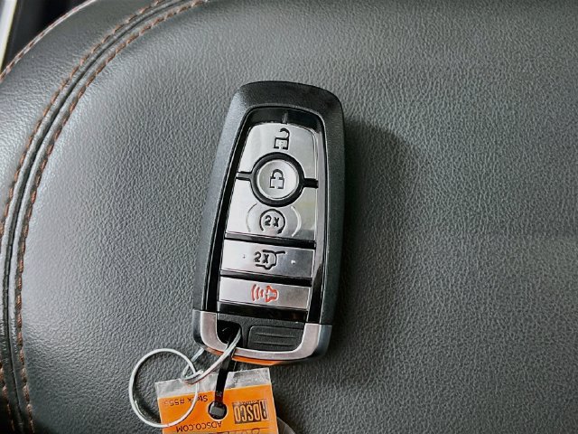 Used 2025 Ford Expedition Max Active AWD/4WD image 32