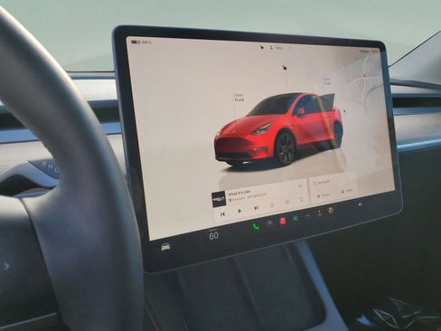 Used 2025 Tesla Model Y Long Range image 21