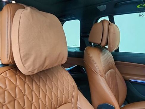 Used 2026 BMW X7 M60i AWD/4WD image 28