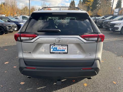 Used 2023 Toyota RAV4 XLE Premium image 6