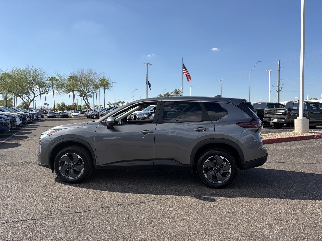Certified 2025 Nissan Rogue SV FWD image 3