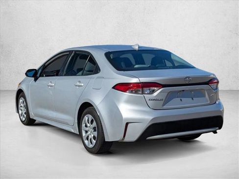 Used 2022 Toyota Corolla LE image 8