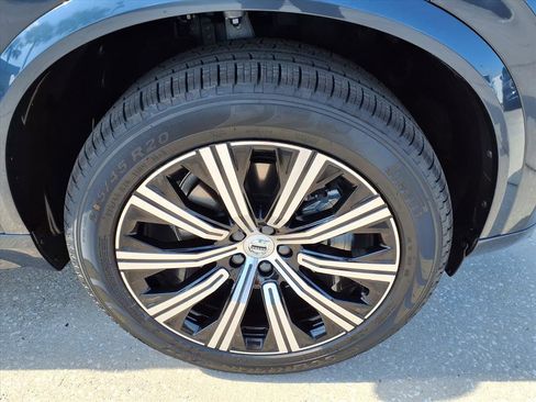 Certified 2024 Volvo XC90 B6 Core image 9