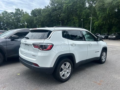 Used 2022 Jeep Compass Latitude FWD image 5