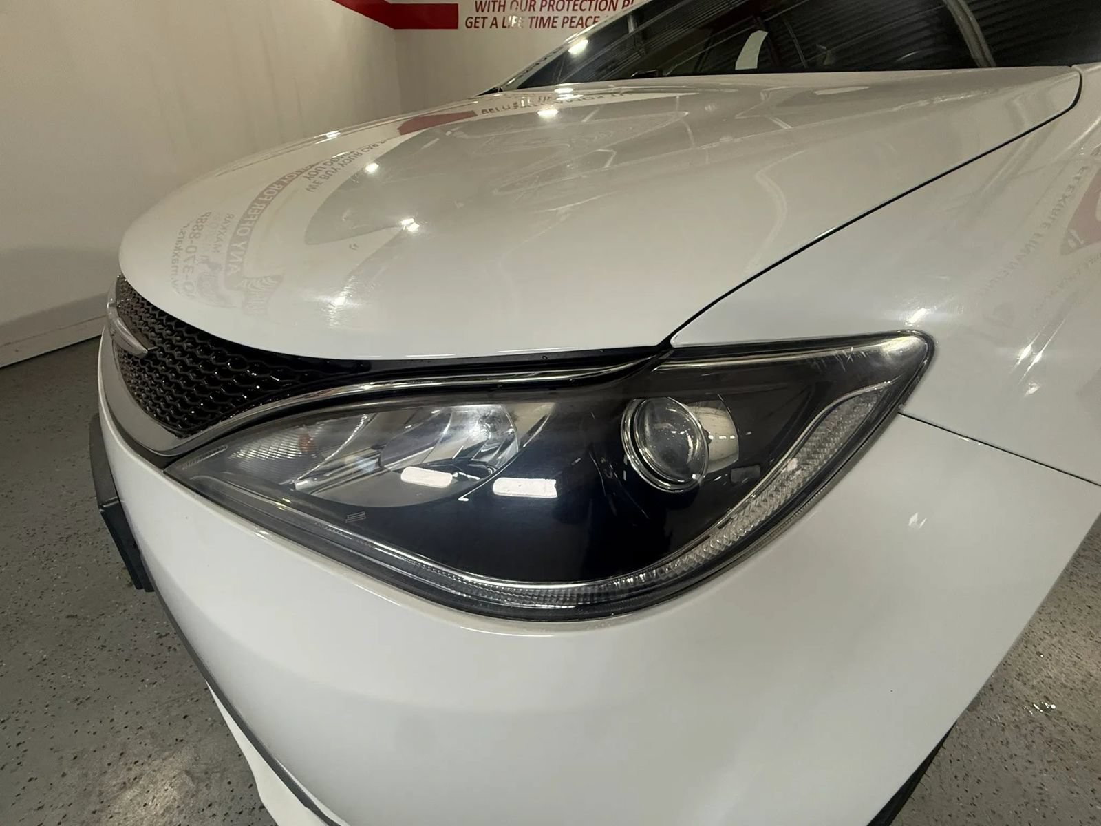 Used 2018 Chrysler Pacifica Touring-L FWD image 22