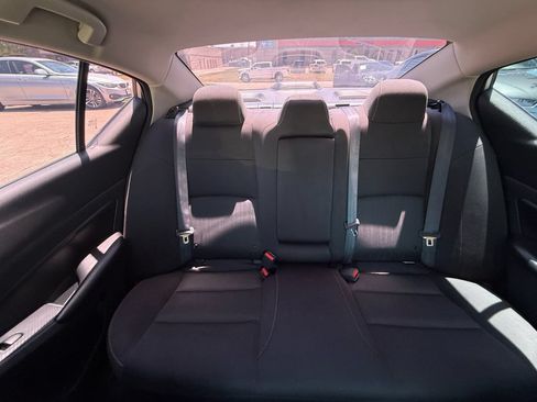 Used 2022 Nissan Altima 2.5 S FWD image 13