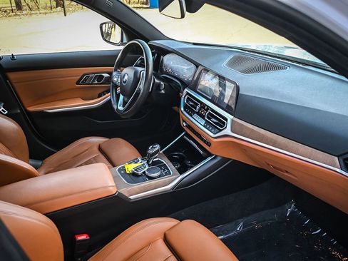 Used 2019 BMW 330i xDrive Sedan w/ Premium Package image 19