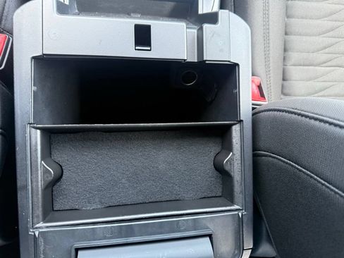 Certified 2021 Ford Explorer XLT RWD image 29