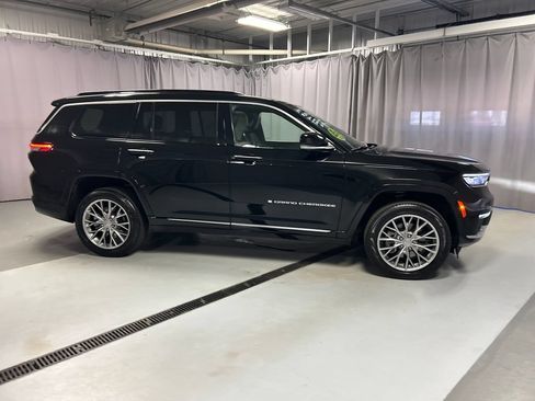 Used 2024 Jeep Grand Cherokee L Summit w/ Advanced Protech Group IV AWD/4WD image 8