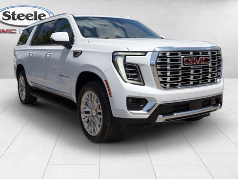Used 2026 GMC Yukon XL Denali w/ Advanced Technology Package AWD/4WD image 3