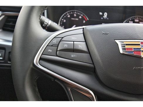 Certified 2025 Cadillac XT5 Luxury image 15