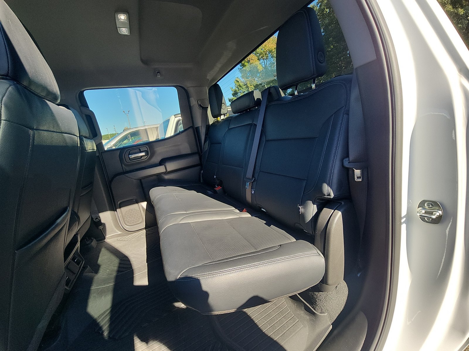Used 2025 Chevrolet Silverado 1500 Custom Trail Boss w/ Turbomax Blackout Package AWD/4WD image 19