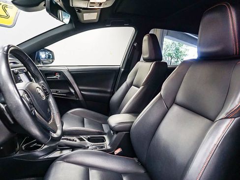 Used 2018 Toyota RAV4 SE w/ Power Extra Value Package image 19