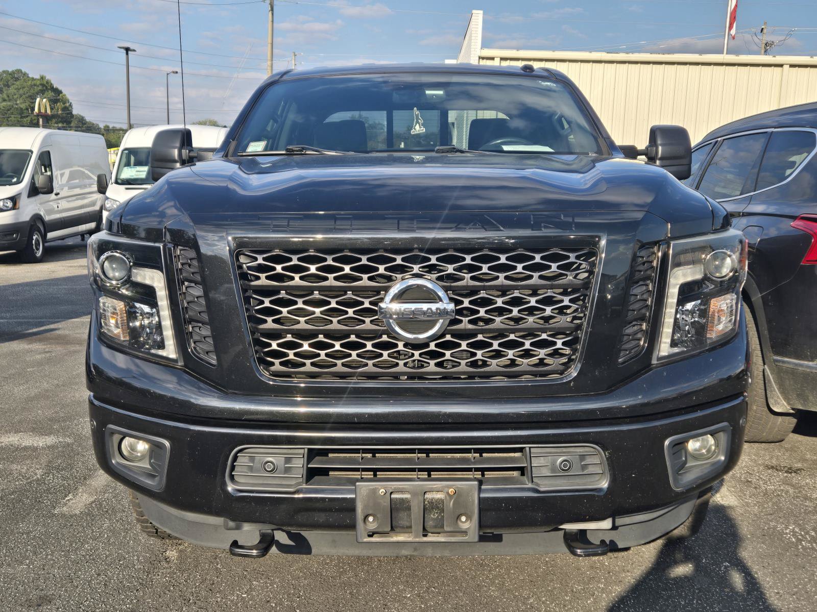 Used 2018 Nissan Titan SV w/ SV Convenience Package AWD/4WD image 2