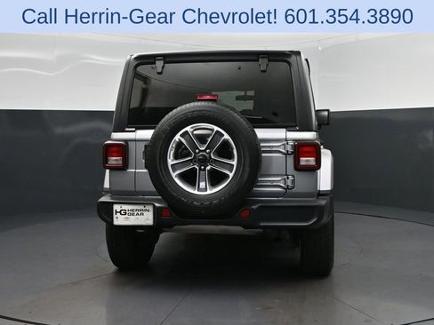 Used 2021 Jeep Wrangler Unlimited Sahara AWD/4WD image 6