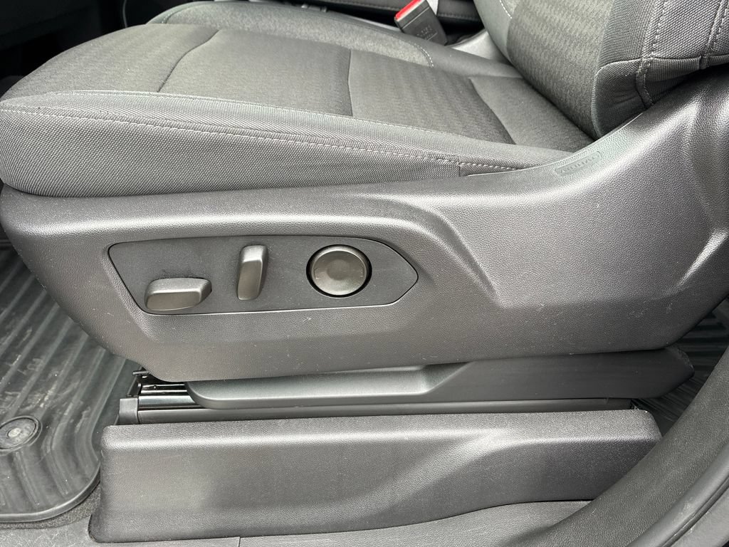 Used 2026 Chevrolet Silverado 1500 RST AWD/4WD image 28