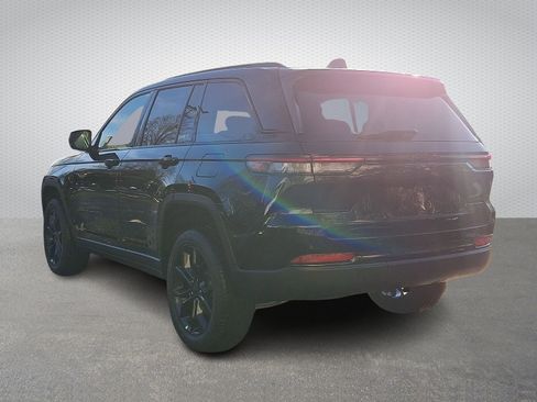 New 2025 Jeep Grand Cherokee Limited image 4