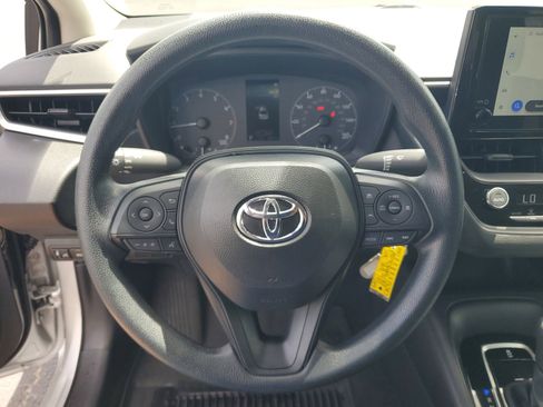 Used 2025 Toyota Corolla LE FWD image 18