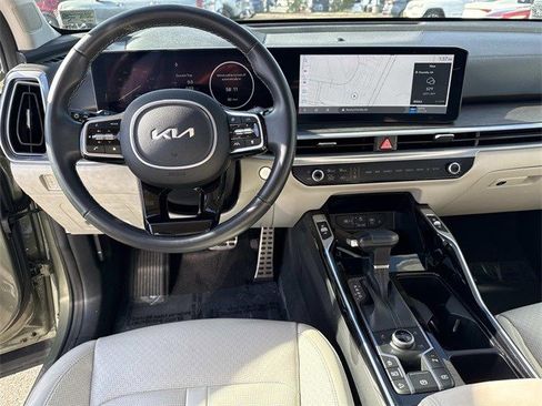 Used 2024 Kia Sorento SX image 18