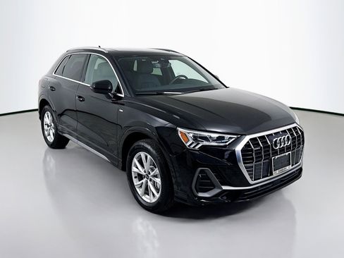 Used 2025 Audi Q3 2.0T Premium w/ Convenience Package image 7