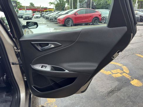 Used 2022 Chevrolet Malibu LT FWD image 39