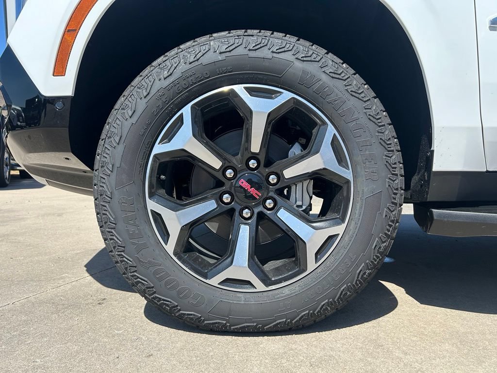 New 2026 GMC Yukon XL AT4 AWD/4WD image 9
